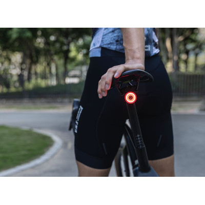 Svetlo Gaciron zadné LOOP 100 Carbon