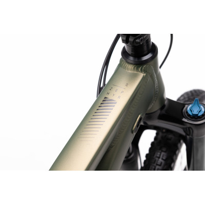 ZEPHYR Comp 29 - matná zemitá zelená M