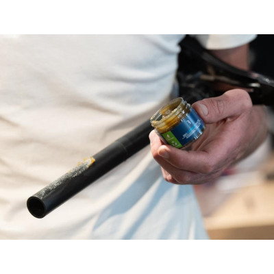 BBB BTL-263 BIO CARBON PASTE - Montážna pasta na karbónové komponenty a rámy