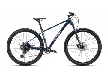 CTM horský bicykel RAMBLER 5.0 - hlbokomodrá perleť / strieborná 2025